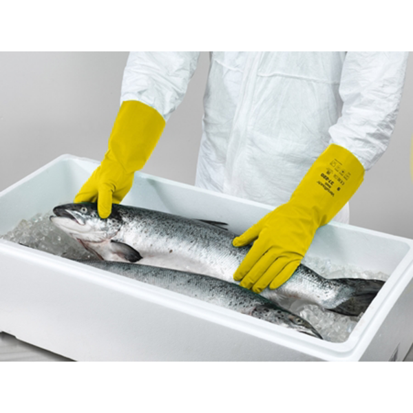 High performance 8 mil nitrile reusable glove with UltraGrip™ Technology