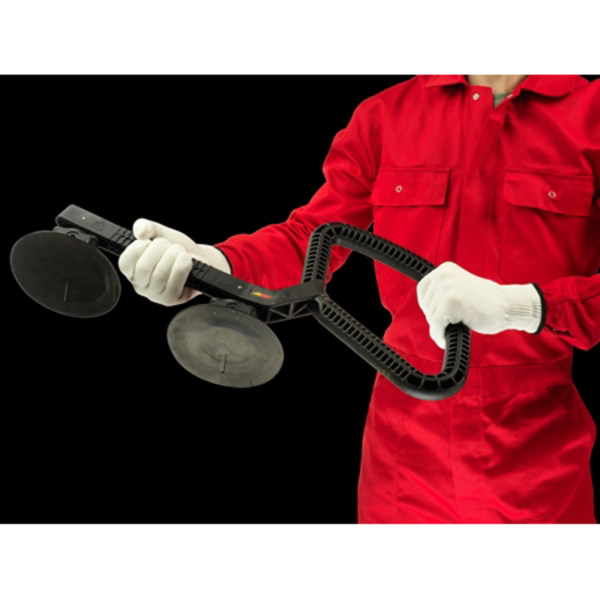 Low lint glove with good breathability and comfort