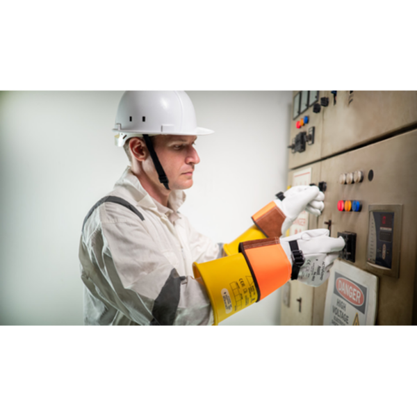 Ergonomically designed natural rubber insulating gloves for all-day safety and comfort