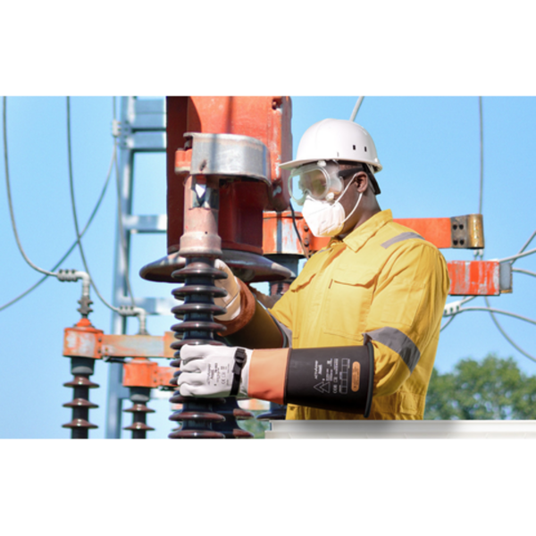 Ergonomically designed natural rubber insulating gloves for all-day safety and comfort