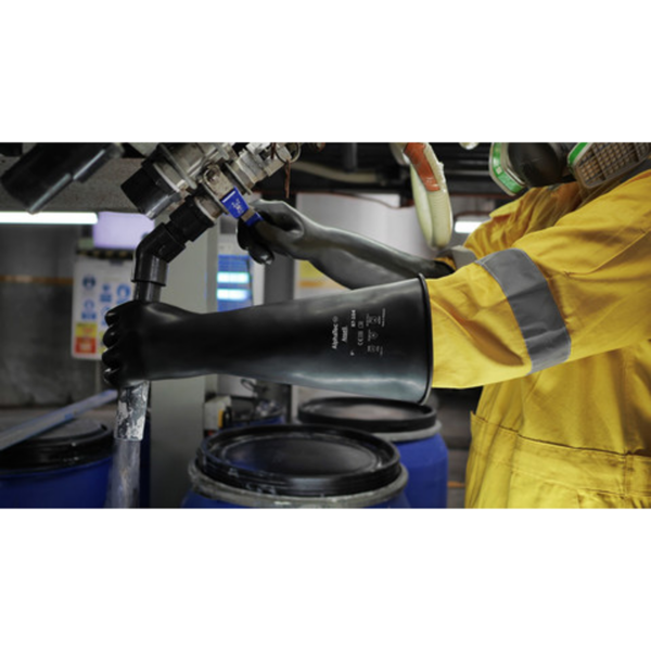 Heavyweight chemical protection natural rubber glove