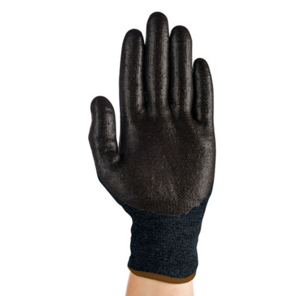 Lightweight high cut protection featuring INTERCEPT TECHNOLOGY®